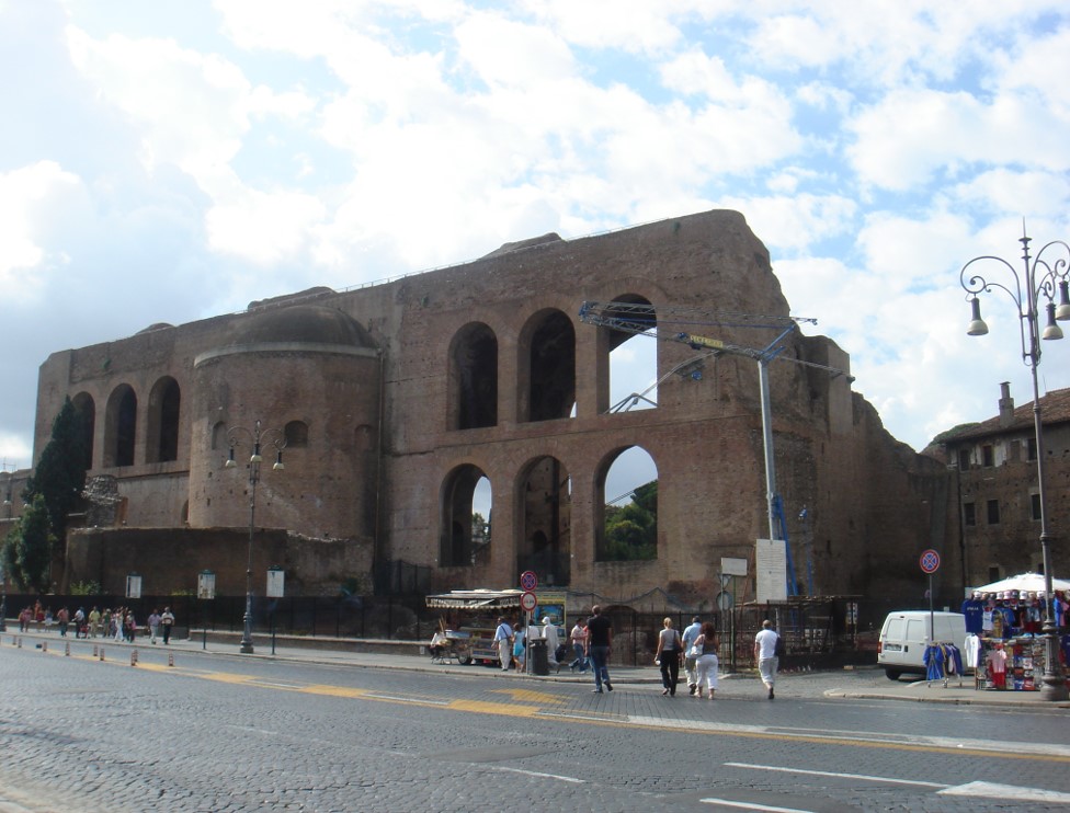 Nordfassade der Maxentiusbasilika